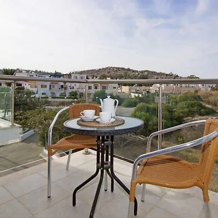 Kia, Luxury 5bdr Hotel Protaras